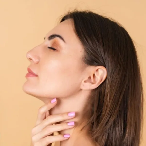 ماساژ برای از بین بردن غبغب